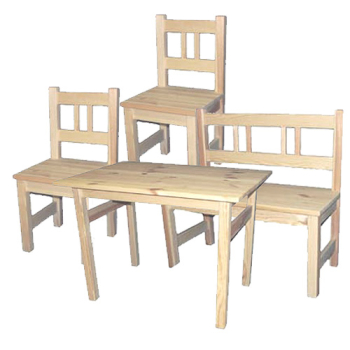 Barnmöbelgrupp av svensk furu bord soffa och två stolar obehandlad svensktillverkad