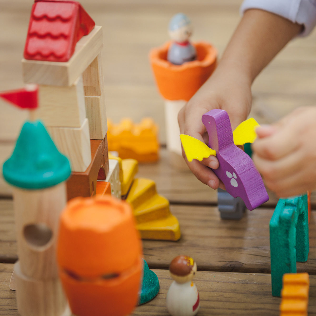 Fantasy Blocks av gummiträ och PlanWood från Plan Toys 60 delar i olika färger